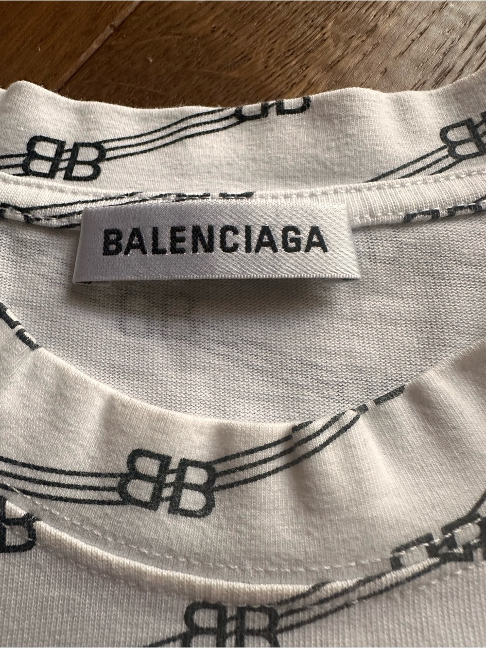 Balenciaga White Tee with Black Interlocking BB Pattern - Picture 6 of 12